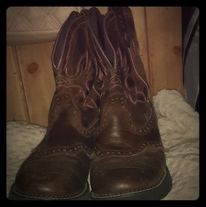 Justin's Boots Ladies Gypsy style boots 9B L9903
